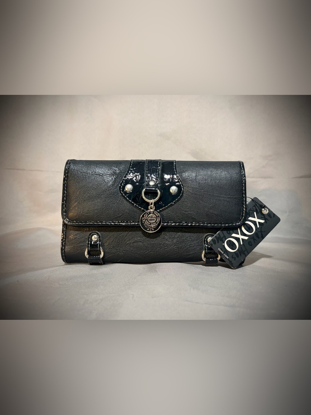 NWT Vintage Y2K XOXO Black Faux Leather Crest Continental Clutch Wallet McBling